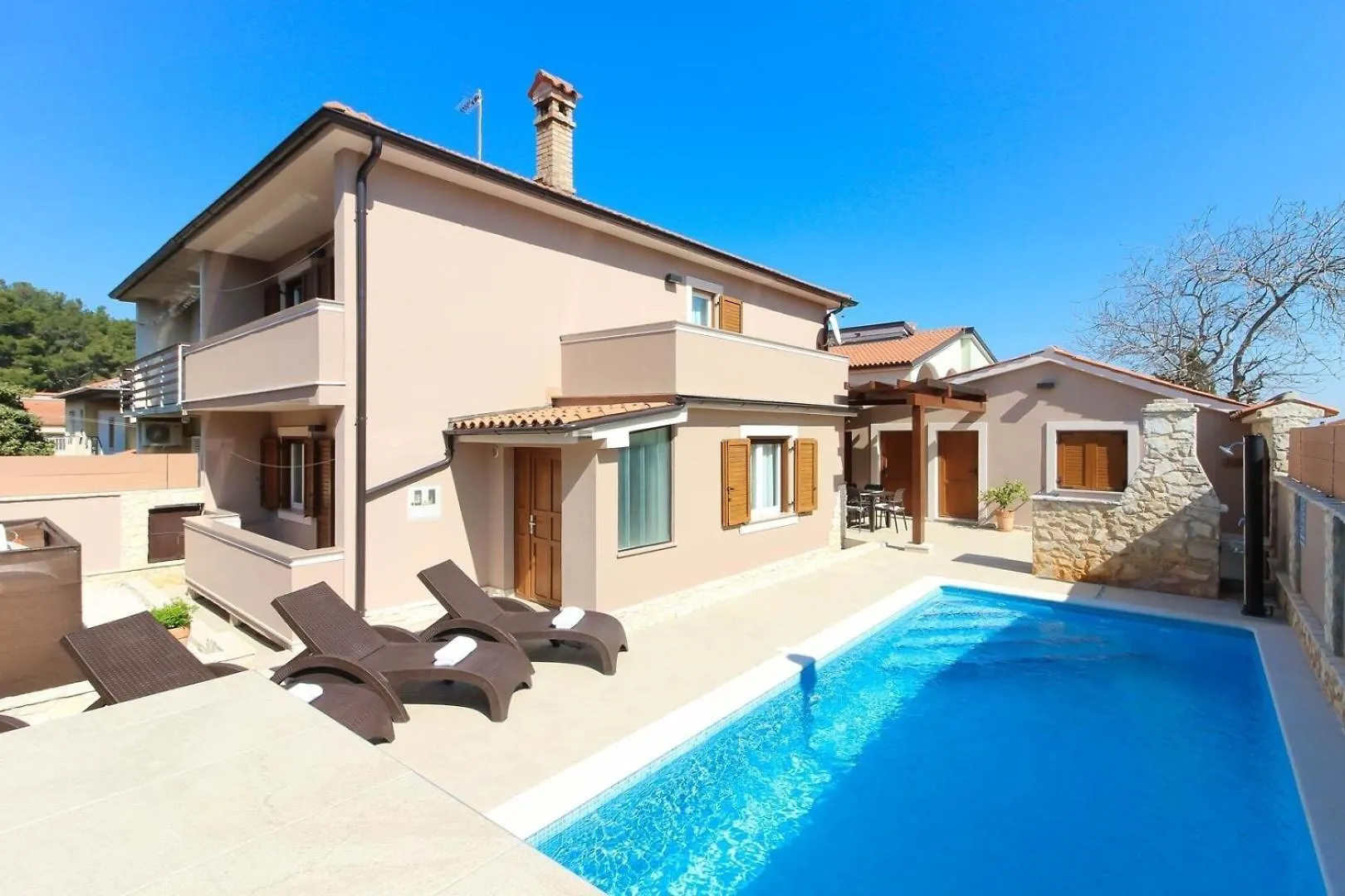 Ferienhaus Mit Privatpool Fuer 5 Personen Ca 150 Qm In Pula, Istrien Istrische Riviera location