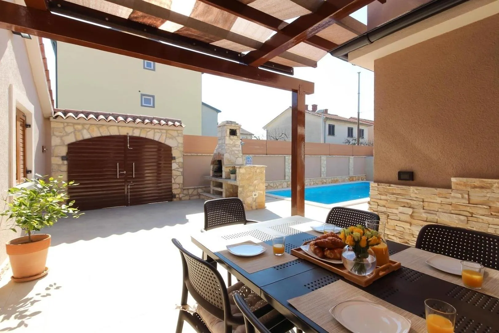 Ferienhaus Mit Privatpool Fuer 5 Personen Ca 150 Qm In Pula, Istrien Istrische Riviera Chorwacja